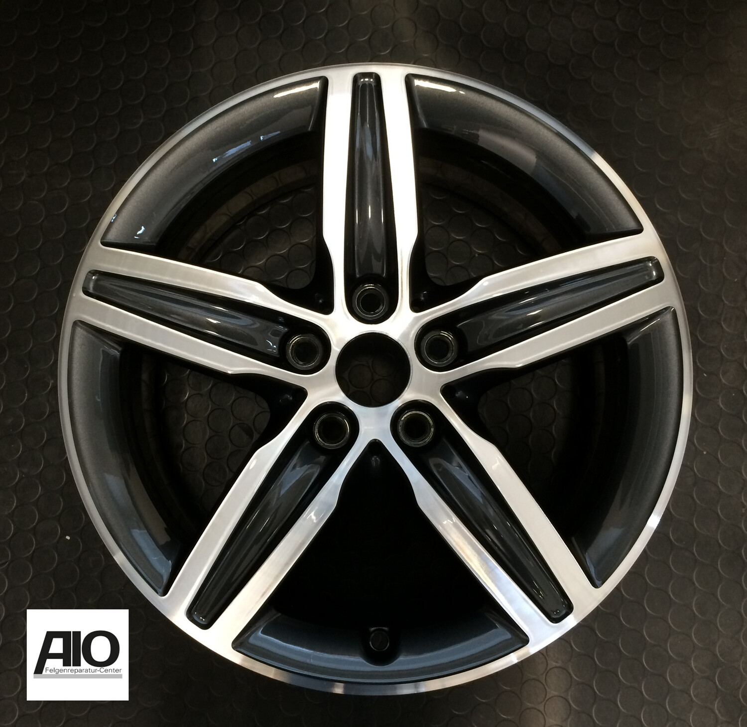 LF1 Original BMW Felge 36116855091
 - Sternspeiche Design 379 Grau HGG
  - 2er Typ F45 / F46