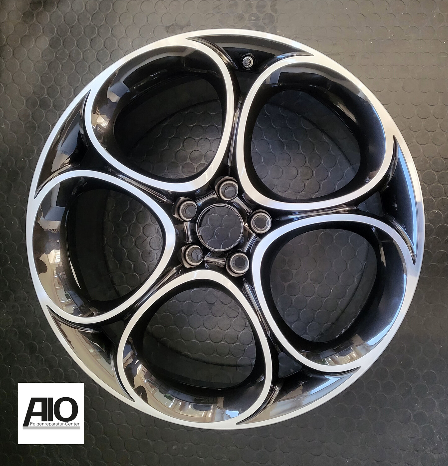 LF1 Original Alfa Romeo Felge 156151629 - Quadrofoglio Schwarz HGG - Giulia 952 ab 2016-