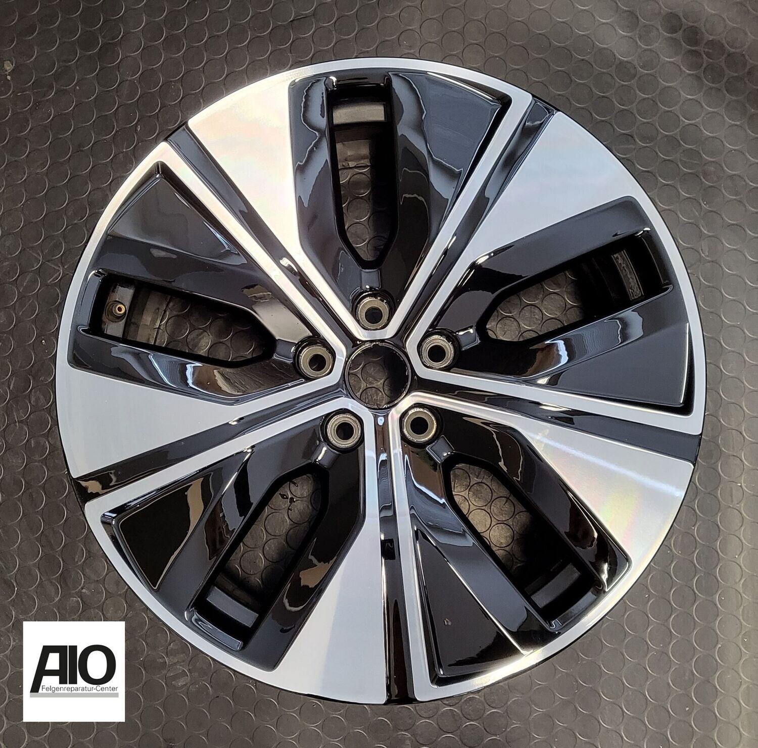 LF1 Original Polestar Felge 32327781 - 5-Speichen Design Schwarz HGG VA - Polestar 2 ab 2021-