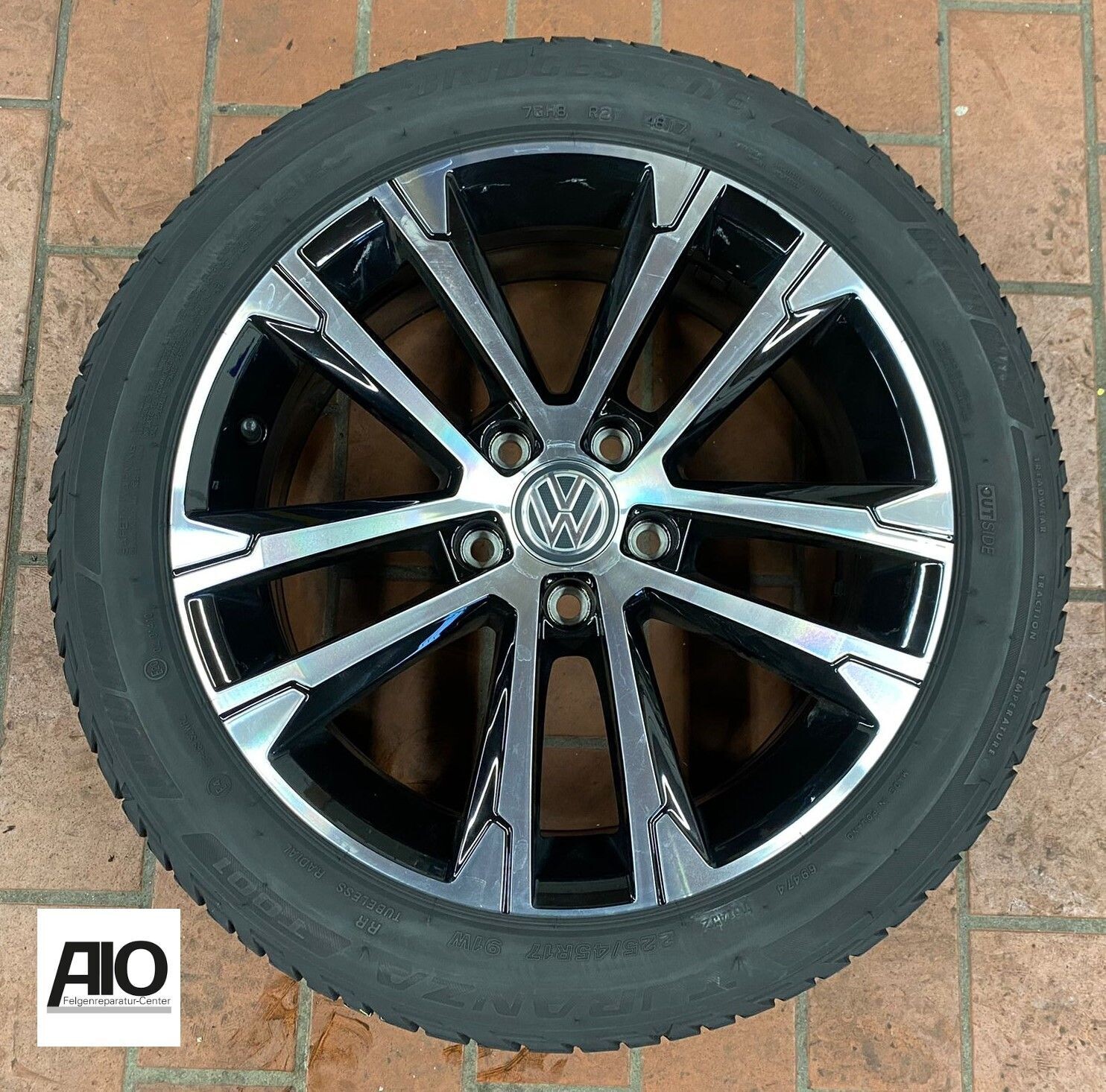 LF1 Original VW Felge 5G0601025AK – SINGAPORE 5-V-Speichen-Design Schwarz HGG – Golf 7 Typ AU