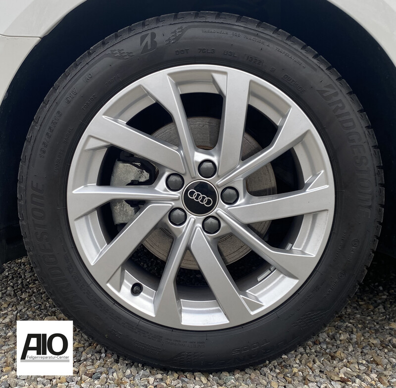 LF1 Original Audi Felge 82A601025B - 10-Turbinenspeichen-Design Silber - A1 Typ GB ab 2018