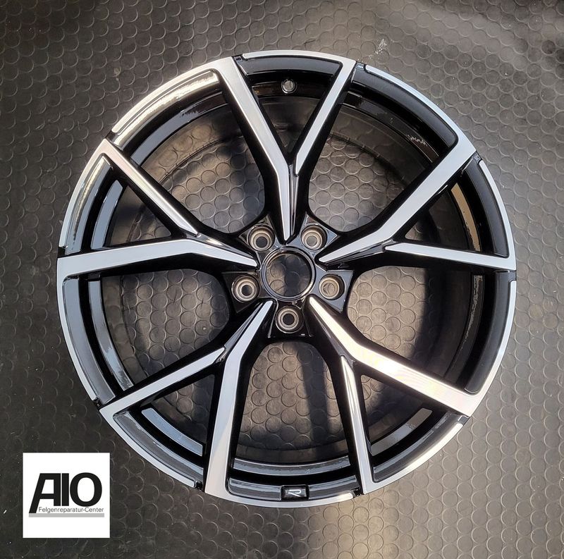 LF1 Original VW Felge 5H0601025AD – ESTORIL Y-Speichen-Design Schwarz HGG – Golf 8 Typ CD 2019-