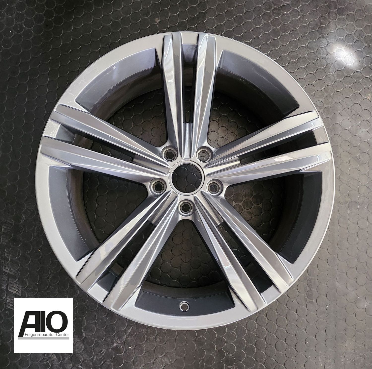 LF1 + LACK Original VW Felge 5NA601025E – SEBRING 5-Doppelspeiche Grau - Tiguan II Typ AD1
