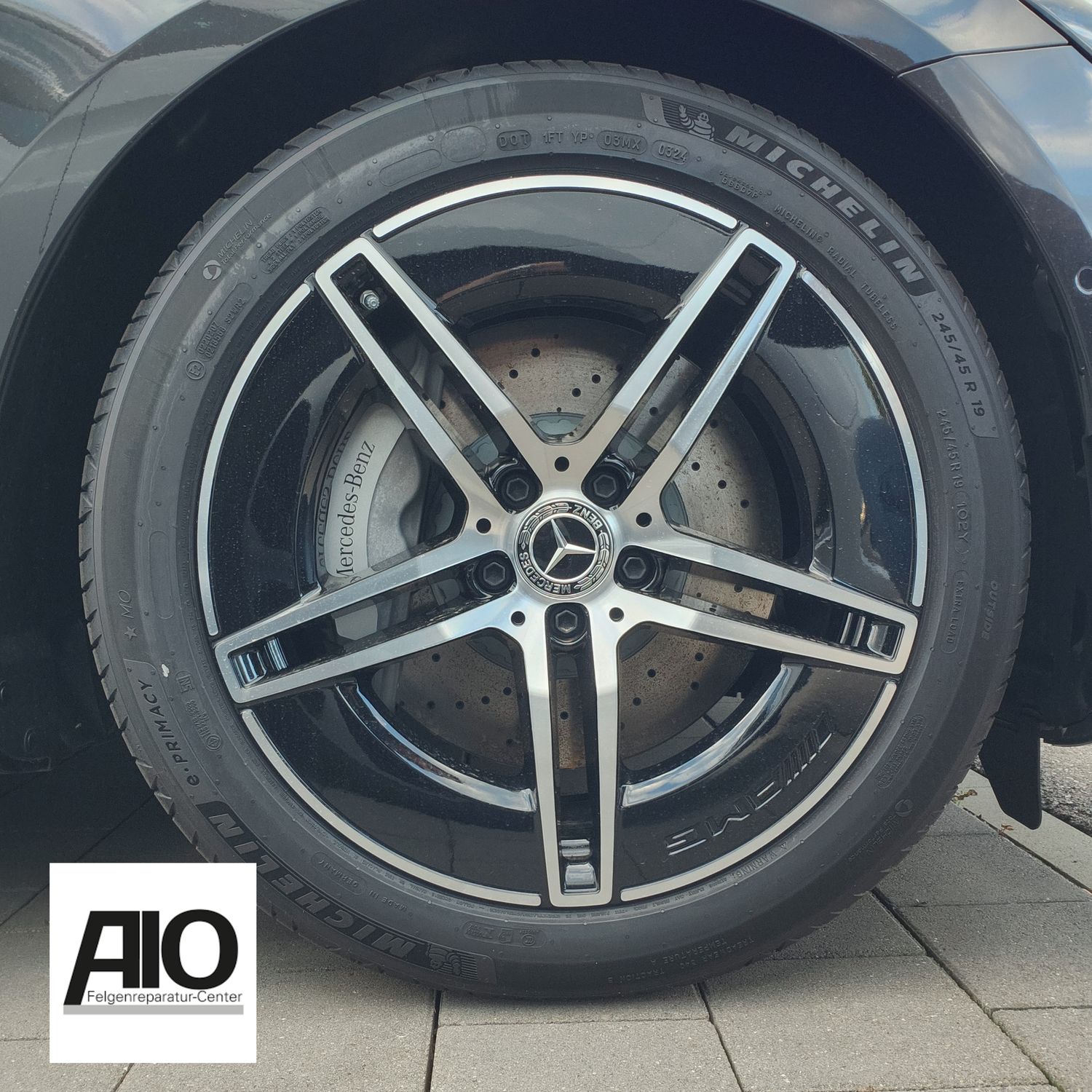 LF1 Original Mercedes Benz Felge A2144010300 – 5-Speichen-Rad Schwarz HGG VA – E-Klasse W214 / S214