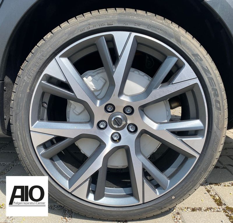 LF1 Original Volvo Felge 31428592 – 7 Open Spoke Matt HGG Grau – V90 Cross Country