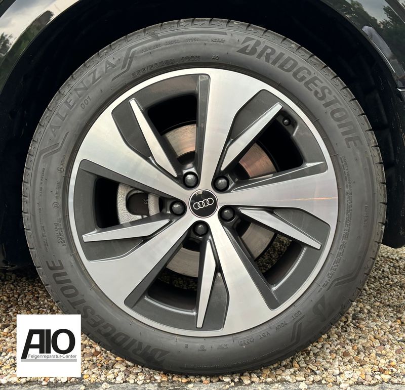 LF1 Original Audi Felge 4KE601025AF  - 5-Speiche HGG Grau - E-tron 4KE / Q8 E-tron