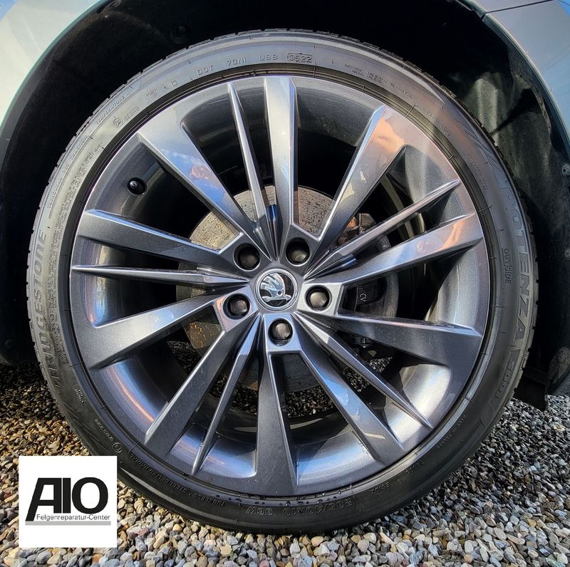 LF1 Original Skoda Alufelge 3V0601025BE – Vielspeichen Design Dunkelgrau – Superb III Typ 3V