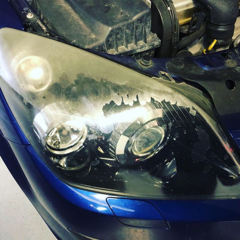 Scheinwerfer Reparatur Scheinwerferaufbereitung Scheinwerfer reparieren matt Dienstleistung.