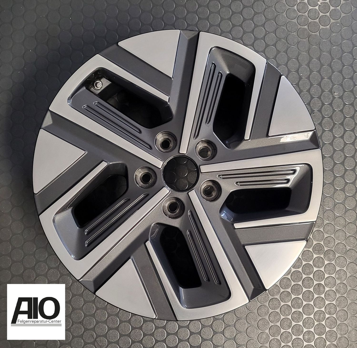 LF1 Original Hyundai Felge 3806518 - Dynamik Design Grau HGG - Kona Typ OS ab 2017-2023