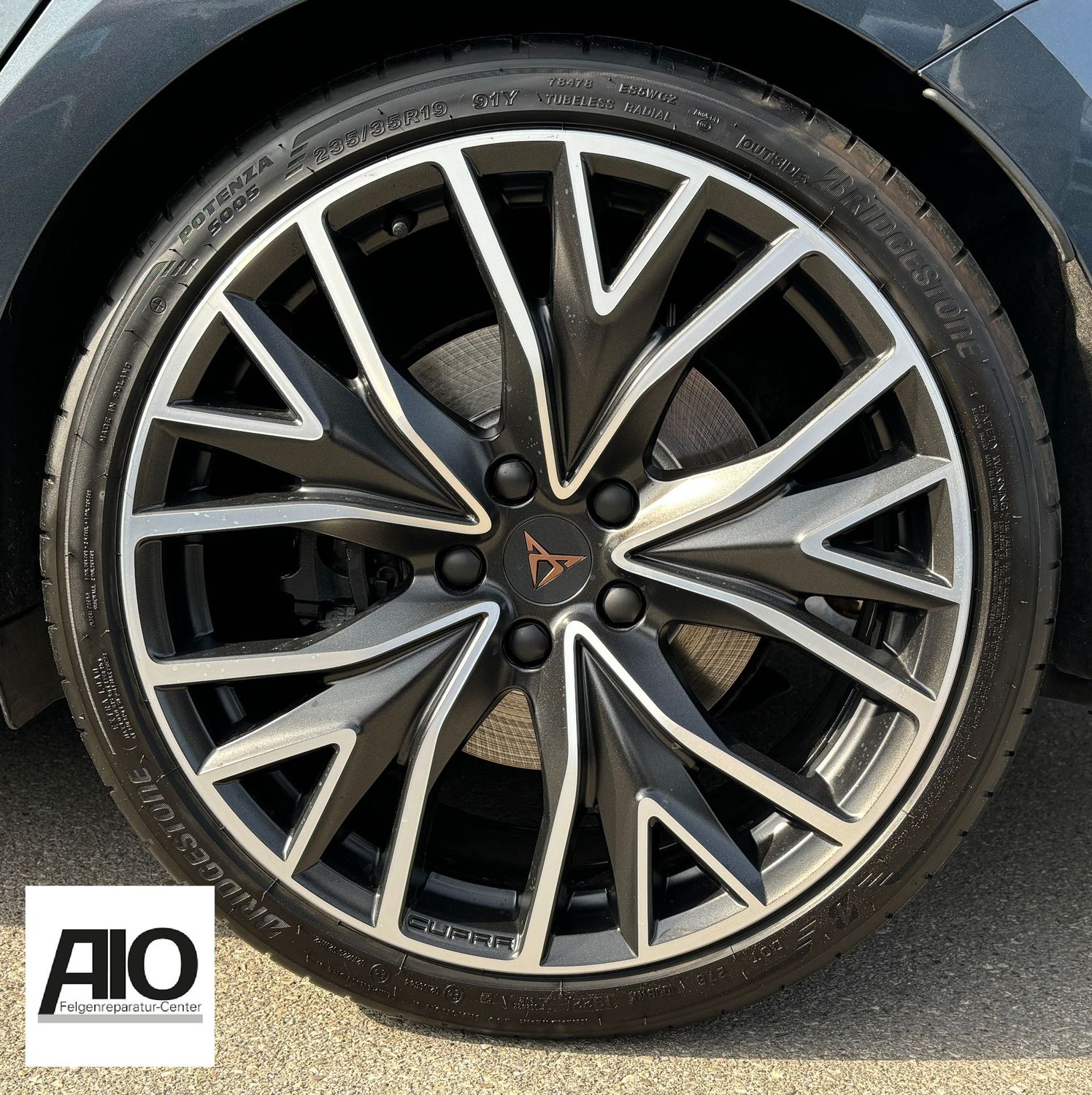 LF1 + LACK Original Seat CUPRA Alufelge 5FA601025R – V-Speichen-Design Schwarz Effekt HGG Matt – Cupra Leon Typ KL / Leon Typ 5F ST / FR LF1 + LACK Original Seat CUPRA Alufelge 5FA601025R – V-Speichen-Design Schwarz Effekt HGG Matt – Cupra Leon Typ KL / Leon Typ 5F ST / FR