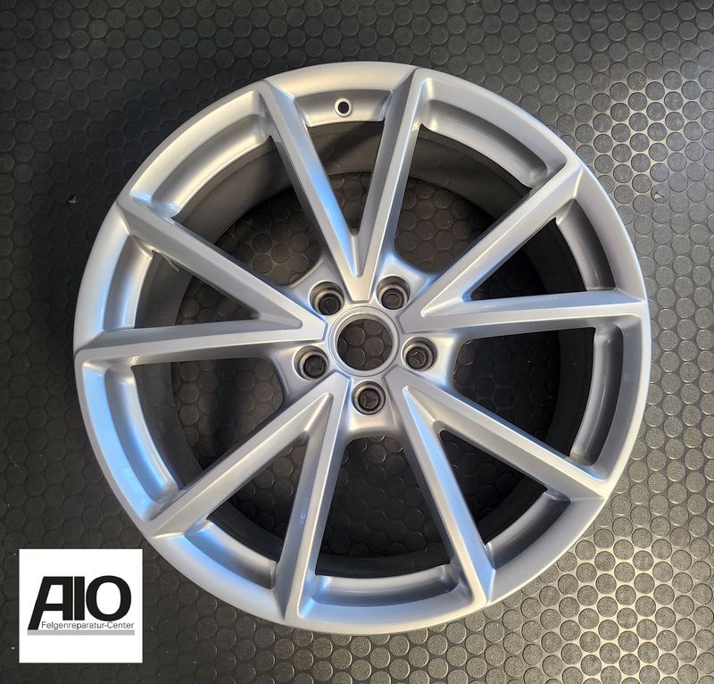 LF1 Original Audi Felge 8S0601025P  - 5-Parallelspeichen V-Design Silber - TT/TTS/TTRS Typ 8S FV