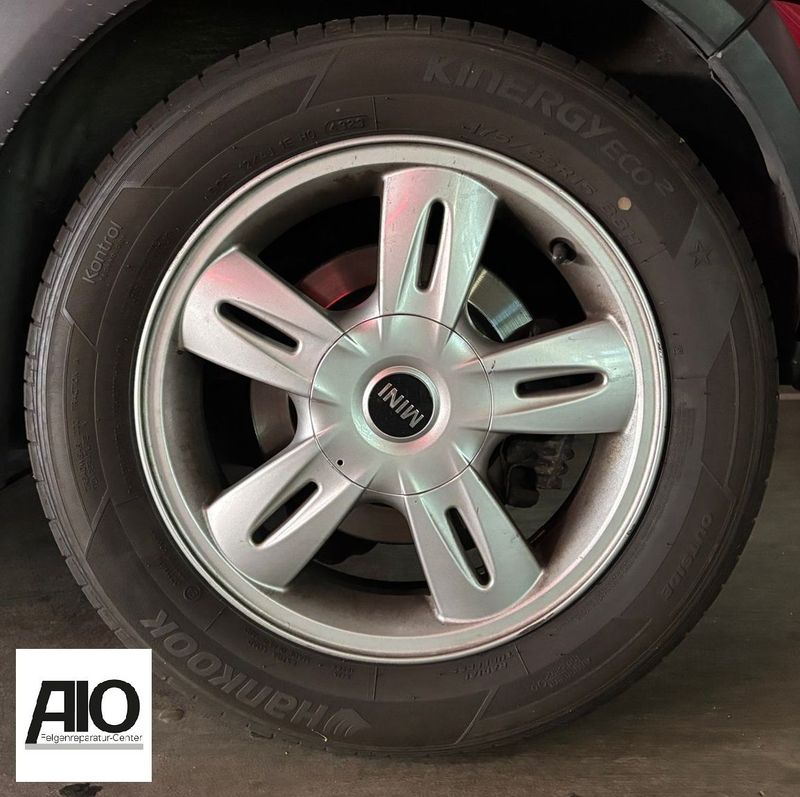 LF1  + LACK Original Mini Felge 36116763295 - 5-Rocket Spoke R93 Silber - R50, R53