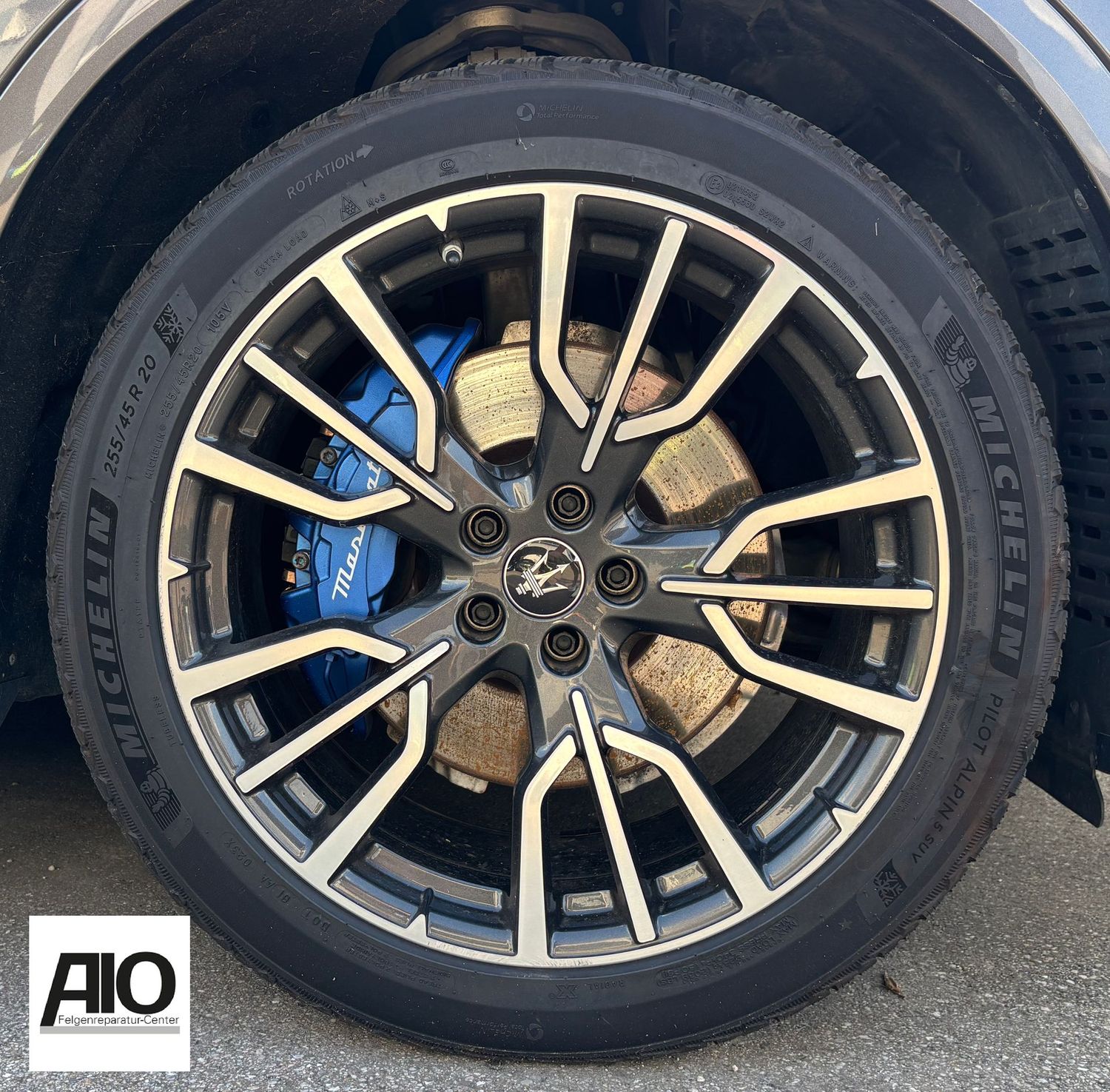 LF1 + LACK Original Maserati Felge 670167100 - 5-Dreifachspeiche Grau HGG HA - Grecale Typ M182