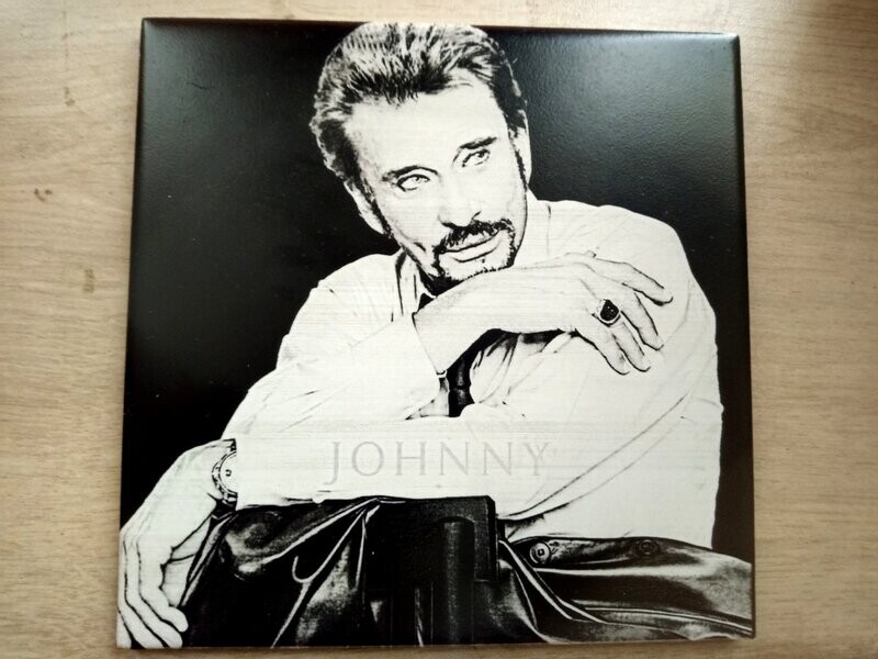 création gravure laser sur carrelage Johnny Hallyday