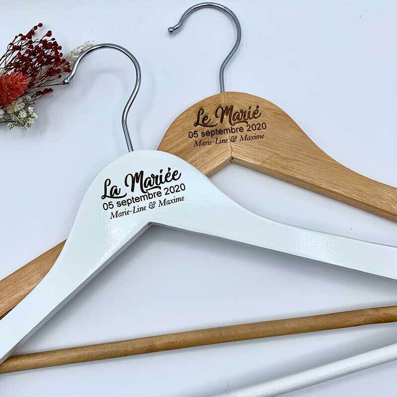 Cintre en bois à personnaliser