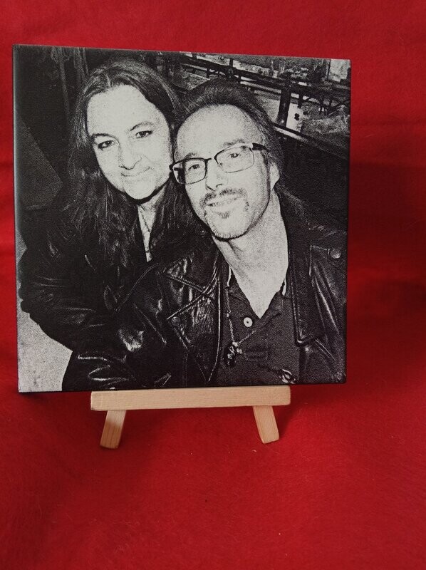 Votre photo personnaliser en noir et blanc  gravée sur carrelage