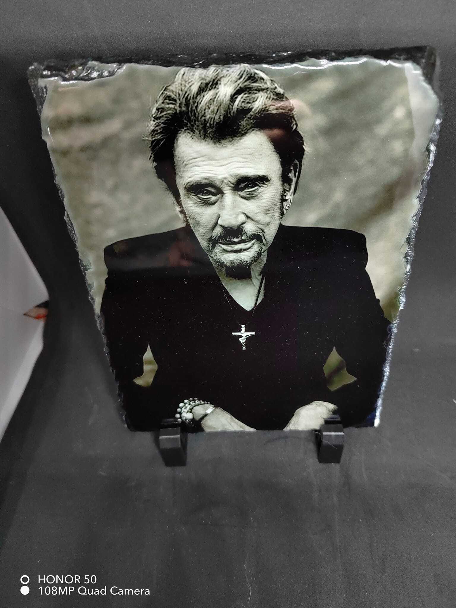 très élégante Ardoise  johnny Hallyday
