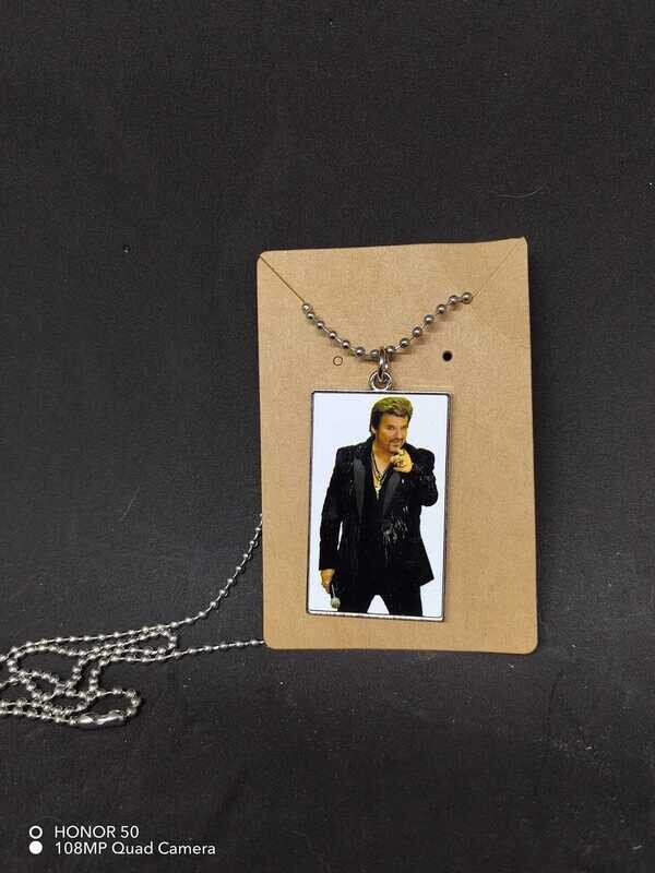 Pendentif rectangle arrondi sur chaîne johnnyfranck
