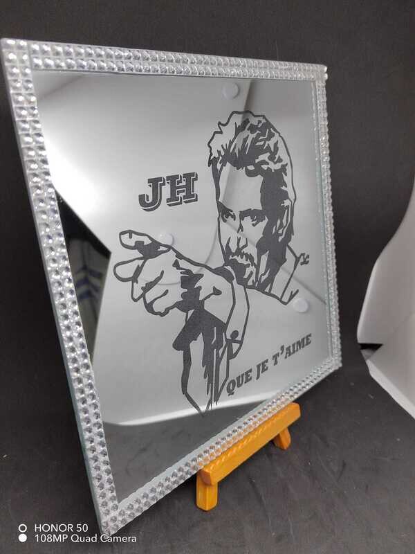 cadre décoratif  miroir et pierres scintillantes portrait johnny Hallyday