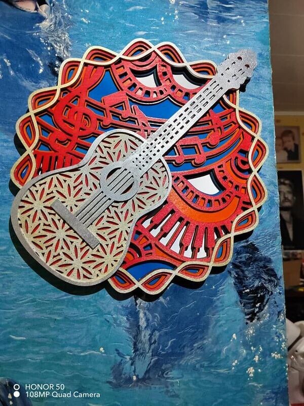 Guitare mandala en 6 couches superposé