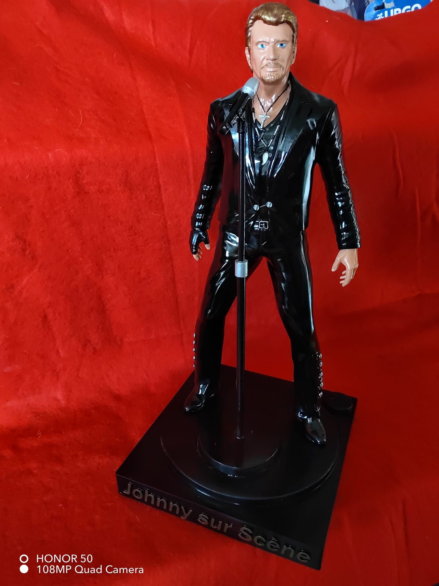 figurine johnny sur scène