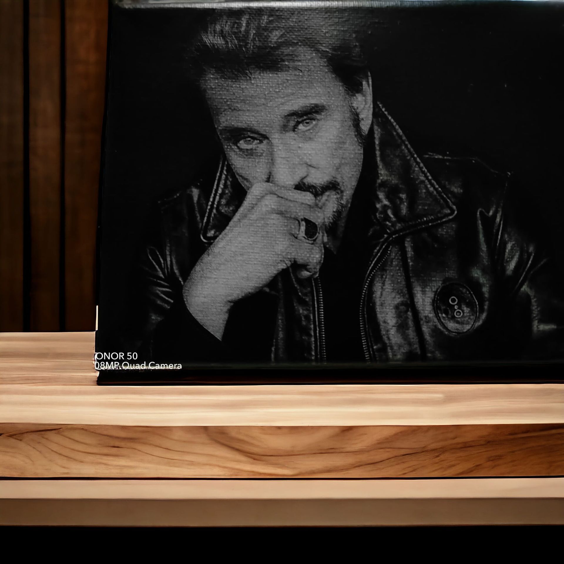 création gravure laser sur toile johnny Hallyday