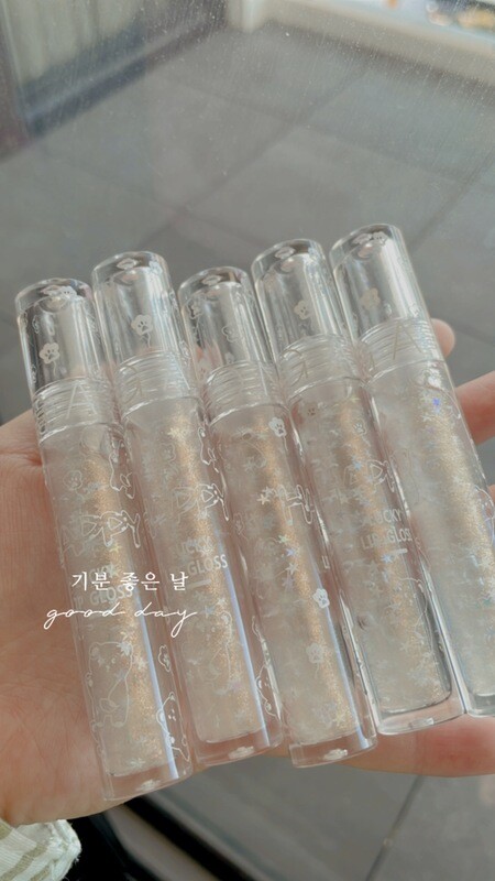 lucky lipgloss ~ clear