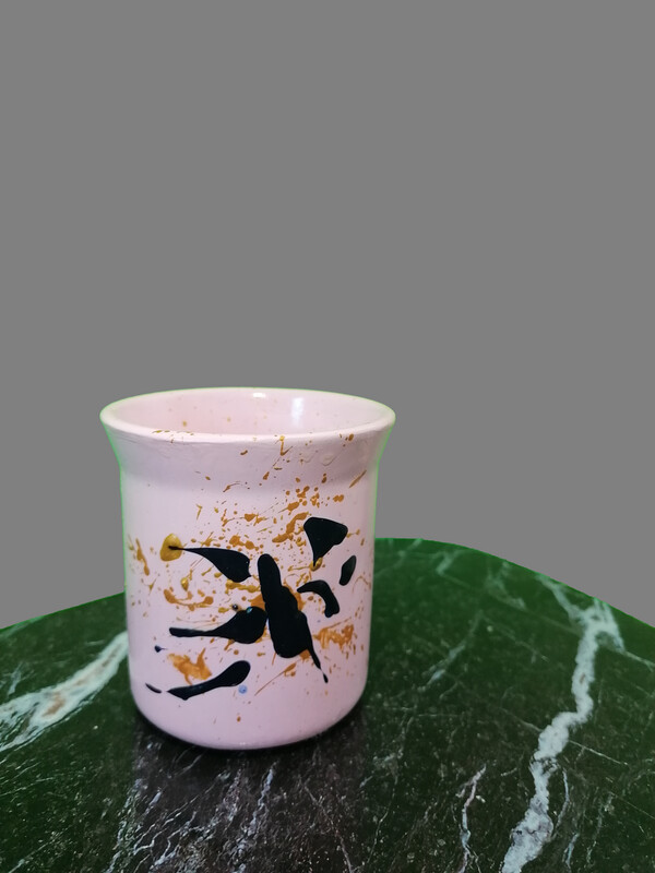 The small pink pot SPLASH!