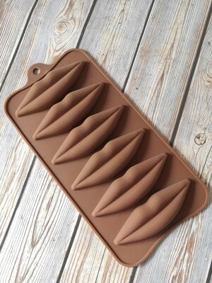 Форма силиконовая для шоколада "Губы"
