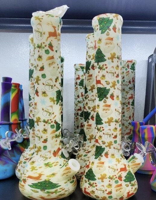 Silicon Glow n Dark Christmas Water Pipe (13.5&quot;)