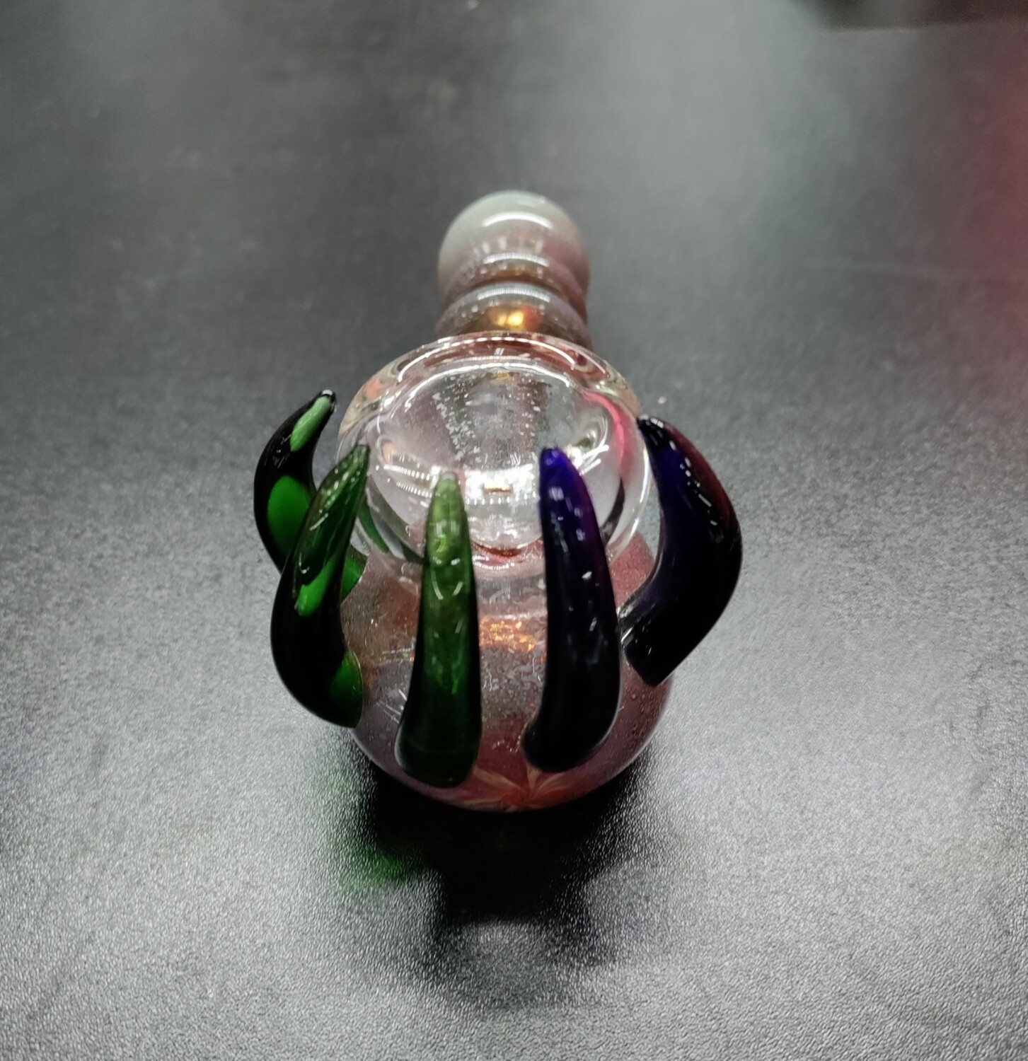The Claw glass hand pipe