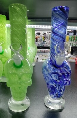 Soft Glass Skull Water pipe