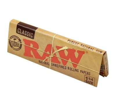 Raw Classic Unrefined Rolling Papers 1&1/4 size