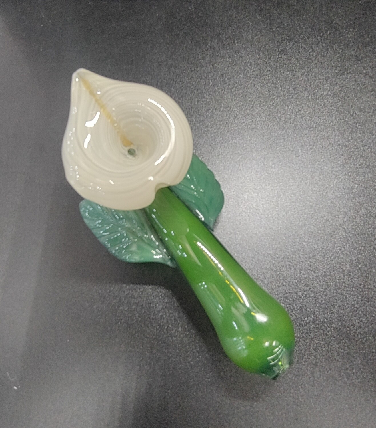 White Lily Glass Hand Pipe