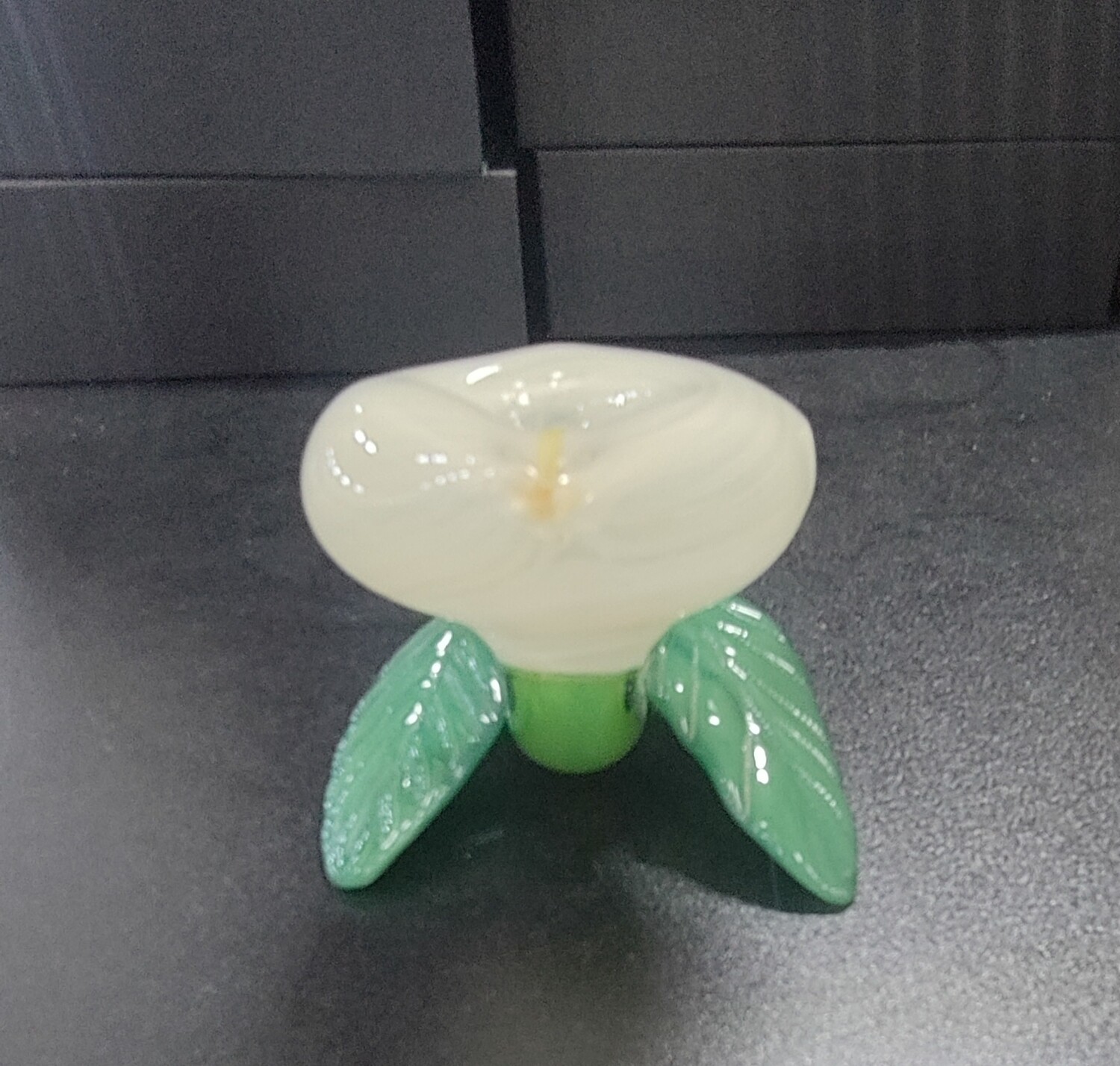 White Lily Glass Hand Pipe