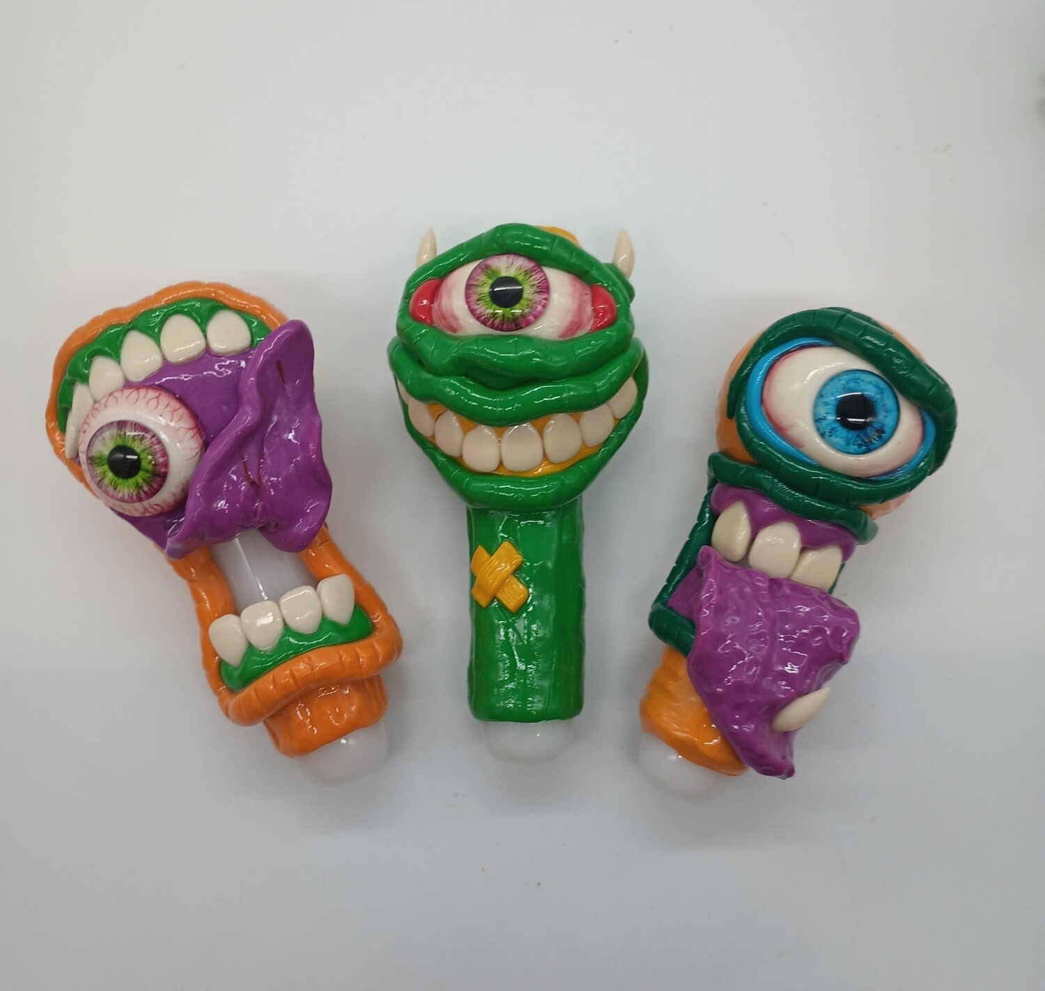 New Creepy Monster Hand Pipes