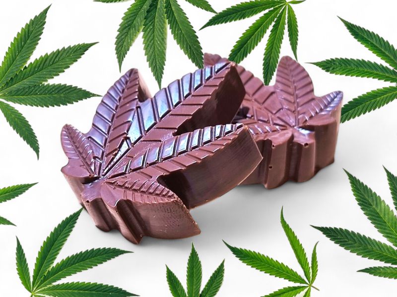 100mg THC Infused Chocolate Leaves - 25mg each (x4)