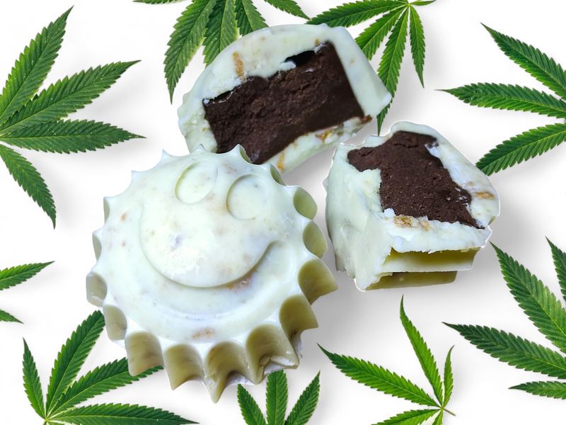 160mg THC Infused Smiley Filled Chocolate Cups - 40mg each (x4)