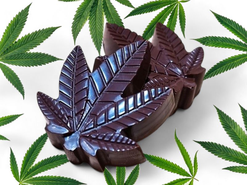 100mg THC Infused Sugar &amp; Dairy-Free Chocolate Leaves - 25mg each (x4)