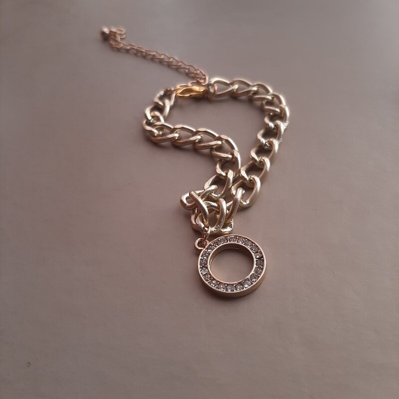 Circle charm bracelet