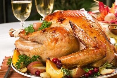 OVEN BAKED TURKEY with apples and cranberries souse