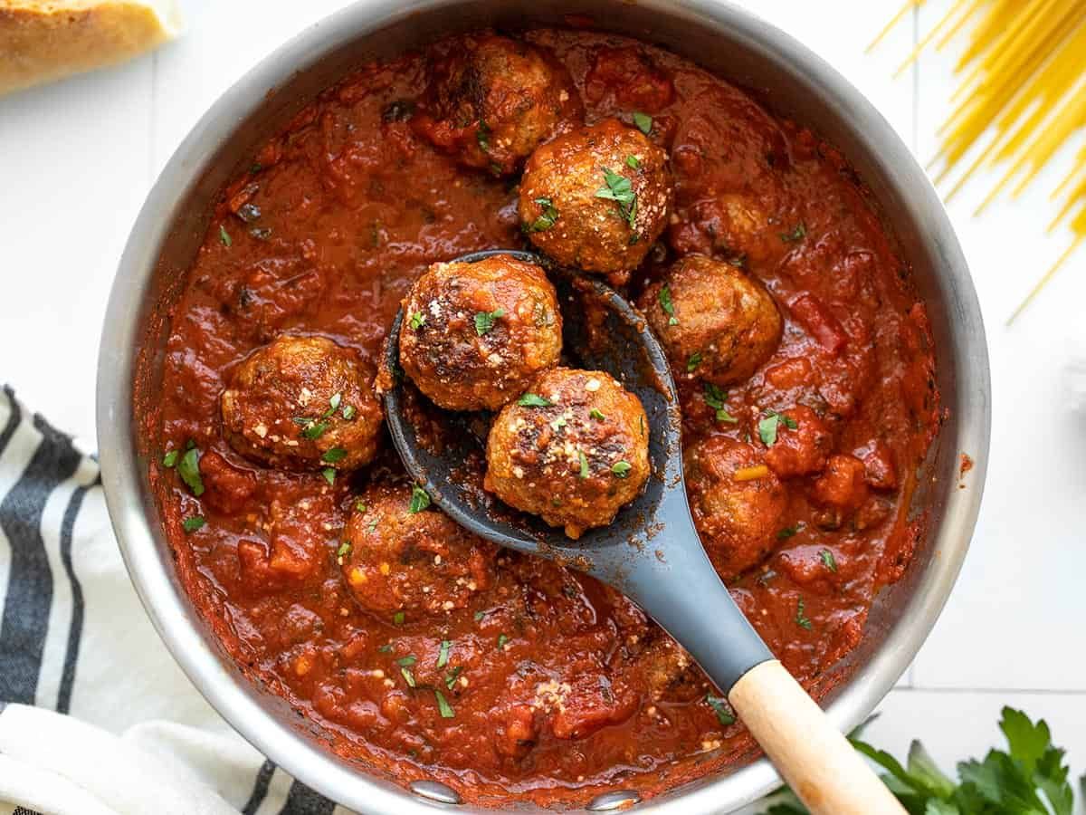 Beef Meatballs (in tomato or sour cream sauce) 7pcs