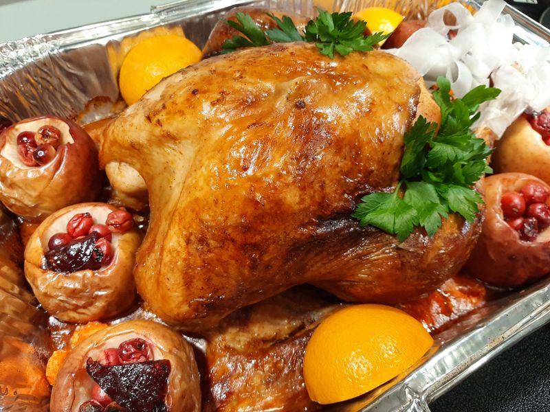 OVEN BAKED TURKEY with apples and cranberries souse