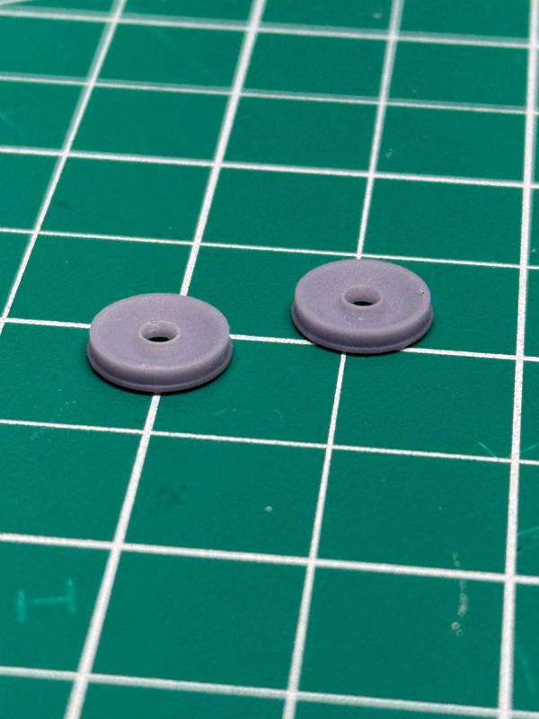HO: Scrap Railcar Wheels 36"