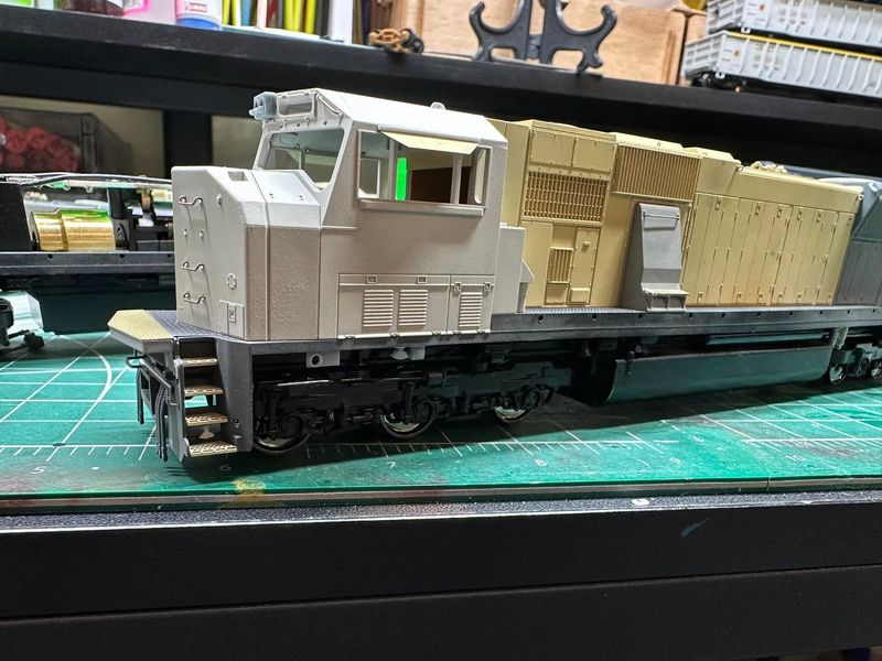 HO: NS Cab Signal Light Frame Mount