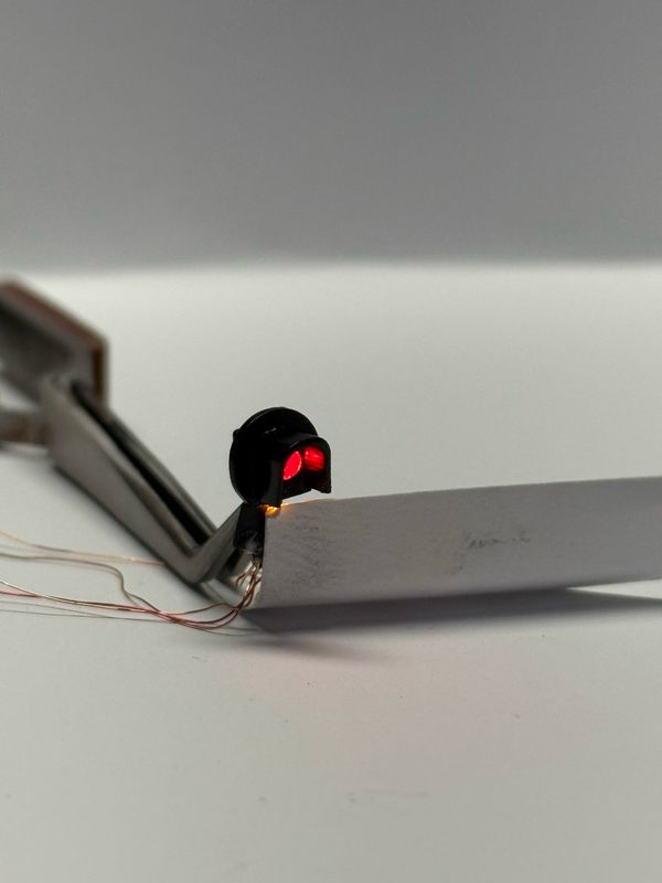 HO: Modern "Vader Style" Signal Head   Single Aspect