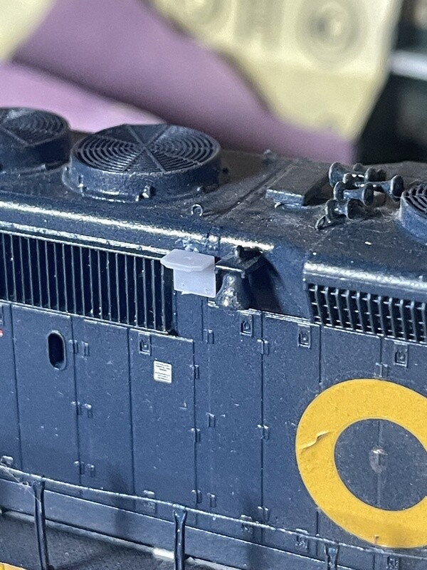 HO: CSX APU Bracket with Beacons