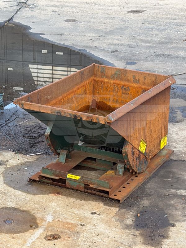 HO: Rotating Dump Bin with forklift base