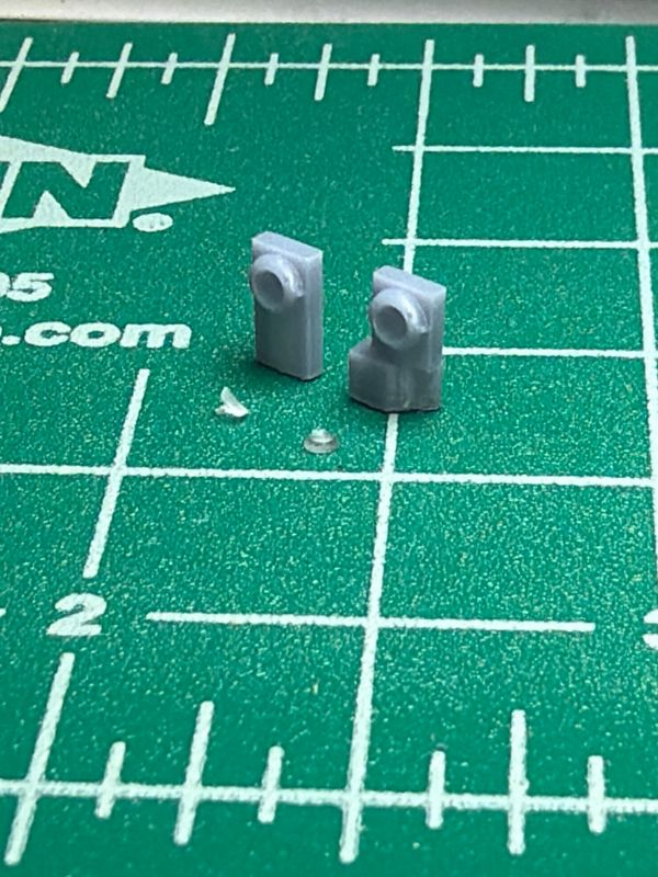 HO: SP SD40M-2 Tall Ditchlights w/ MU Base  LENSES Included