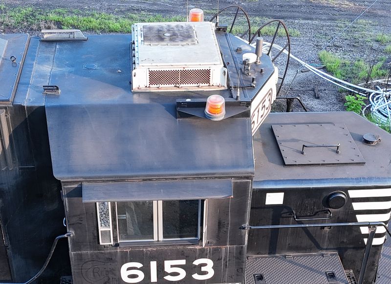 HO: NS Strobe Mount with Antenna Rounded